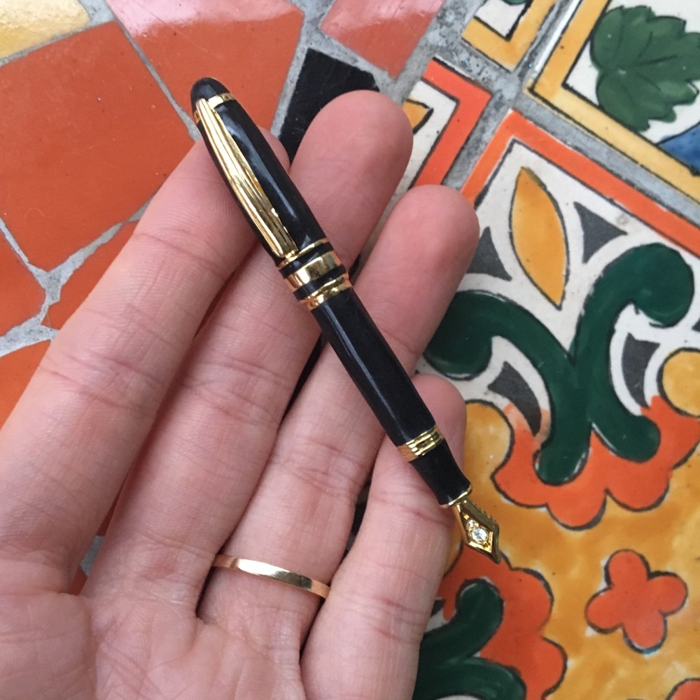 ✨ Vintage Fountain Pen Writers Rhinestone Pin ✨